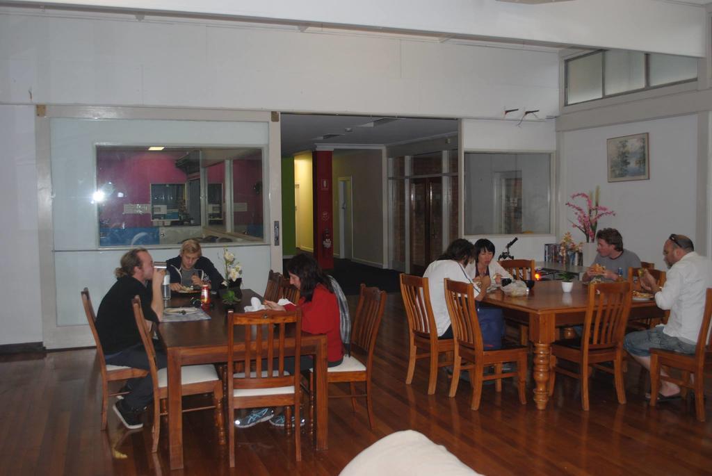 Port Adelaide Backpackers Hostel Kültér fotó