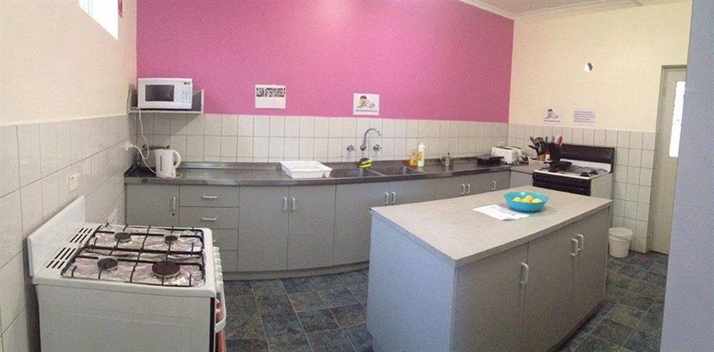 Port Adelaide Backpackers Hostel Kültér fotó